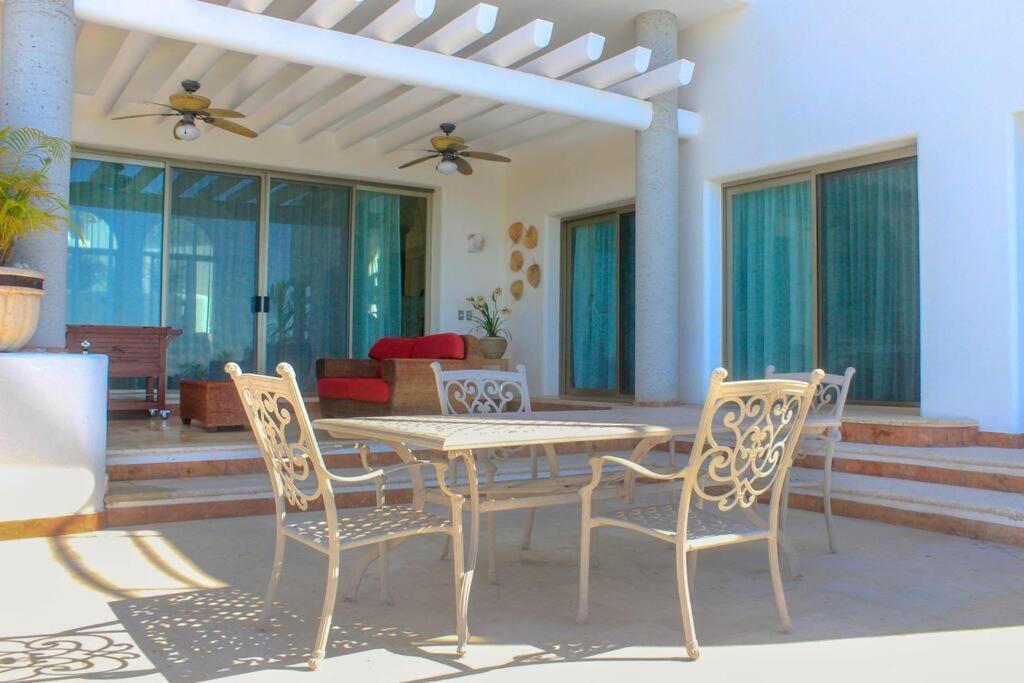 Villa Mozzafiato Private With Full Staff And Heated Pool *
