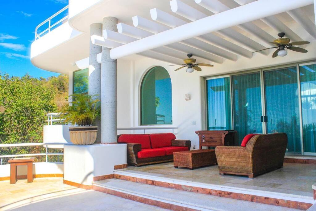 Villa Mozzafiato Private With Full Staff And Heated Pool *
