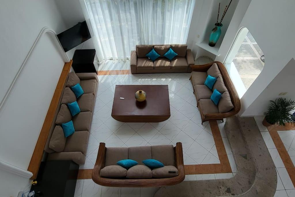 Martha Garza Blanca - Heated Pool, Chef & Full Staff Included