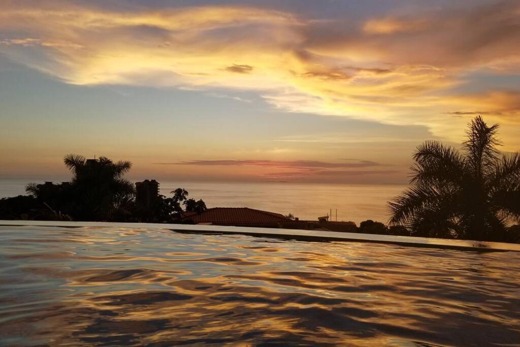 Villa Mozzafiato Private With Full Staff And Heated Pool *