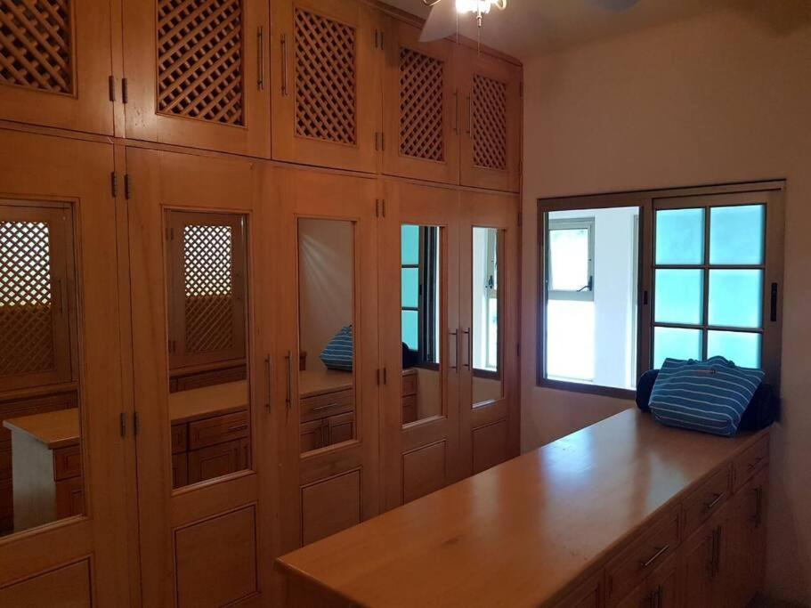 Villa Mozzafiato Private With Full Staff And Heated Pool *
