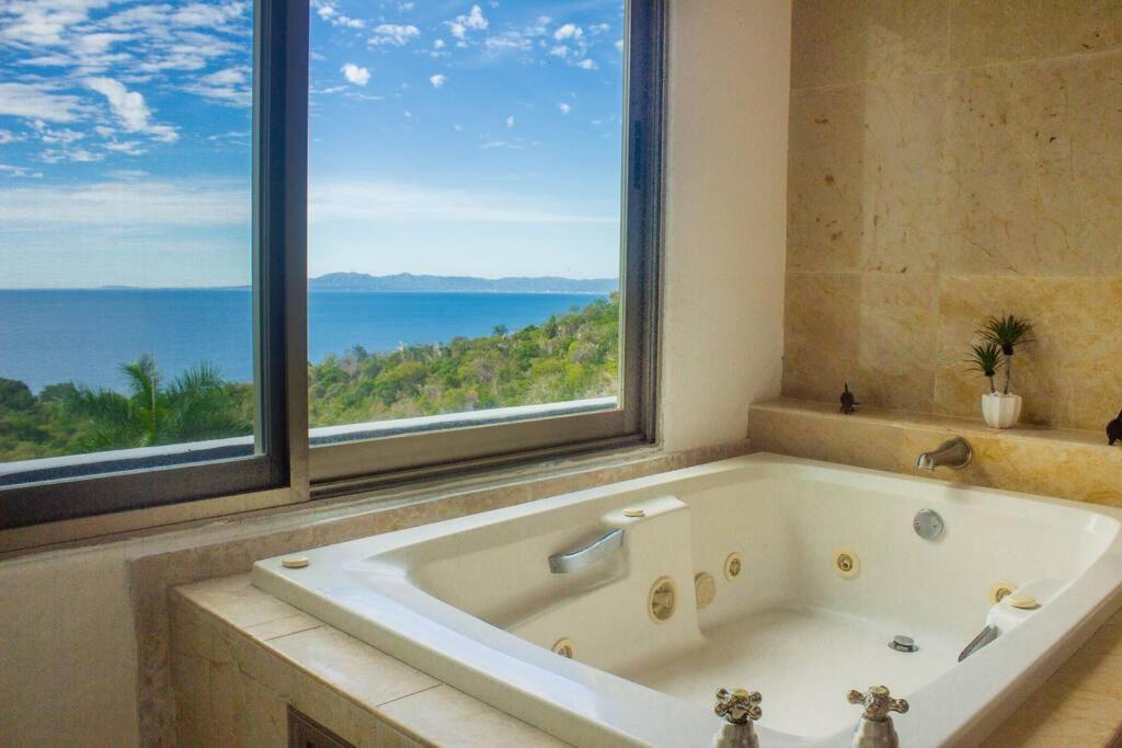 Mozzafiato Private With Full Staff And Heated Pool Villa