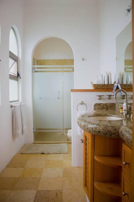 Villa Mozzafiato Private With Full Staff And Heated Pool *