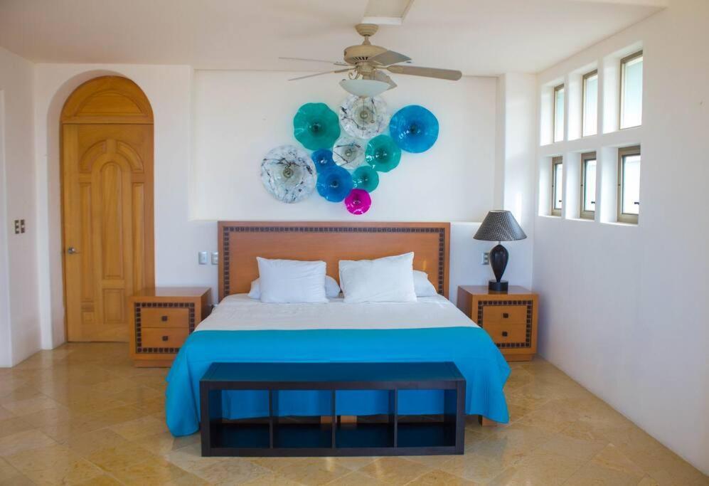 Mozzafiato Private With Full Staff And Heated Pool Villa