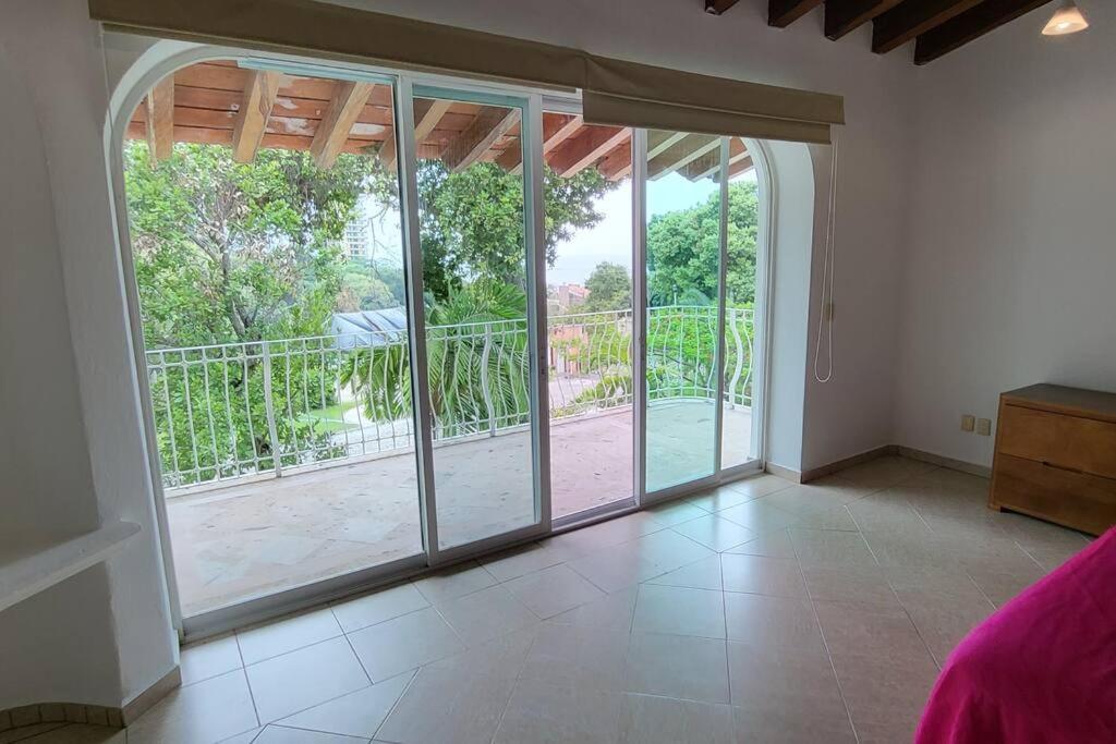 Martha Garza Blanca - Heated Pool, Chef & Full Staff Included