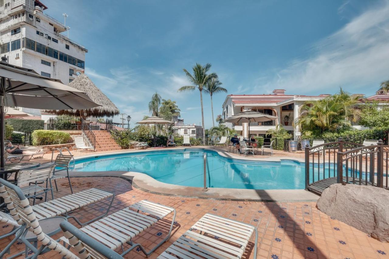 With Bay Views And Pool Access! Apartment