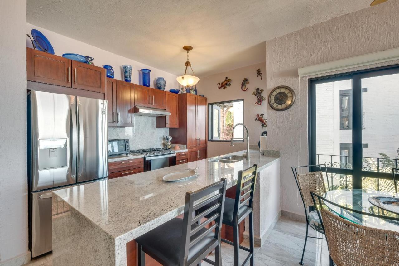 With Bay Views And Pool Access! Apartment Puerto Vallarta