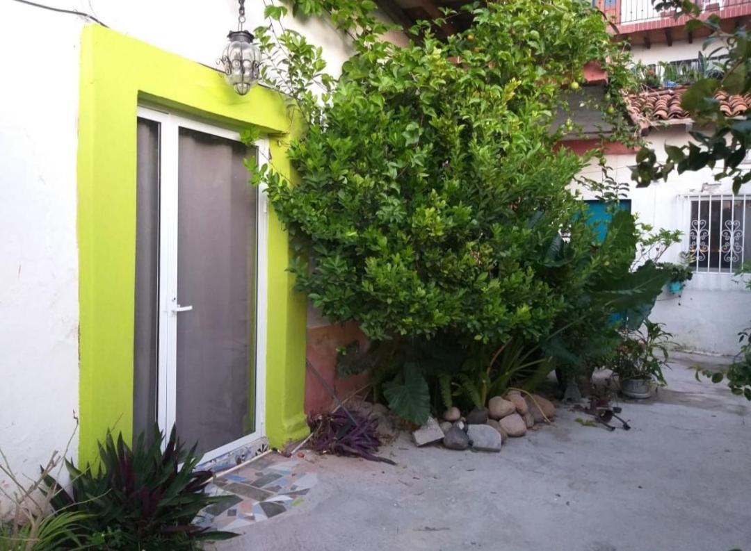 Estudio Y Terraza Con Vista Al Mar Por El Malecon Homestay