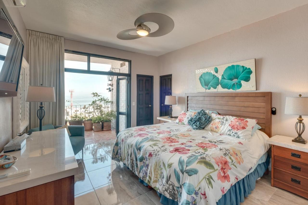 With Bay Views And Pool Access! Apartment