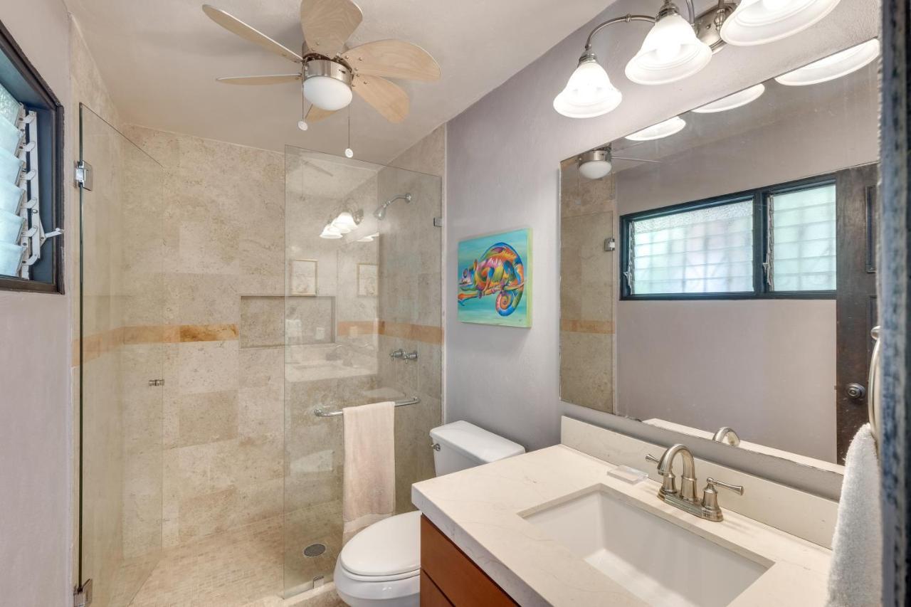 Apartment With Bay Views And Pool Access! *