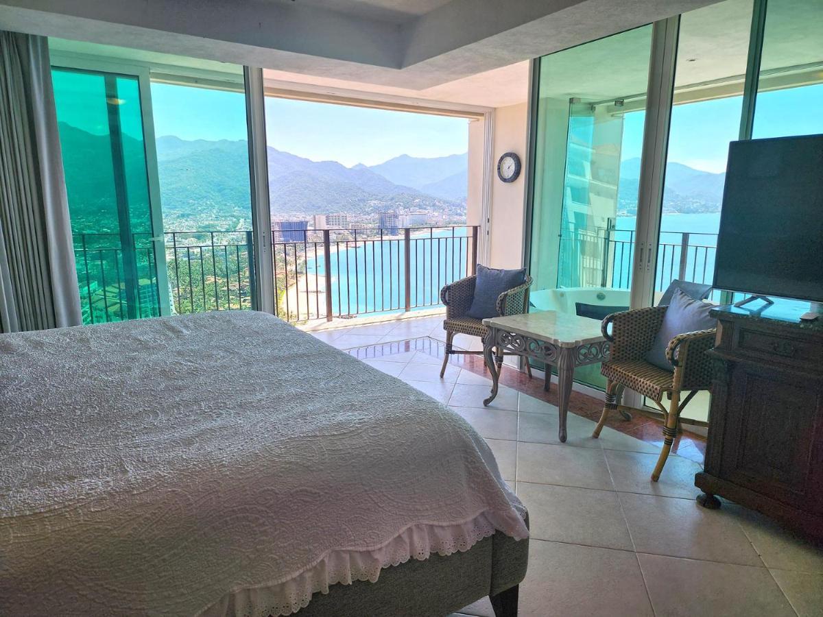 Amazing Views, Beachfront Grand Venetian Apartment *