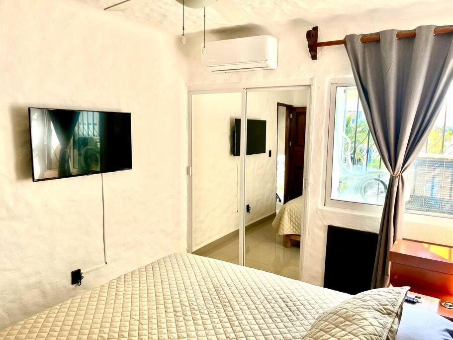 Location! W/ Pool Apartment *