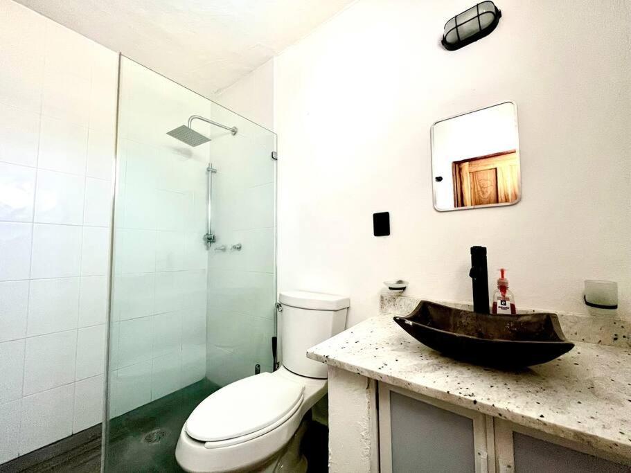 Location! W/ Pool Apartment