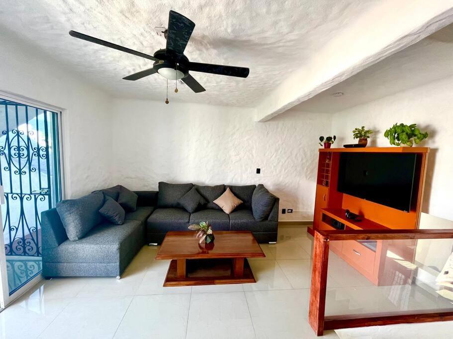 Location! W/ Pool Apartment *