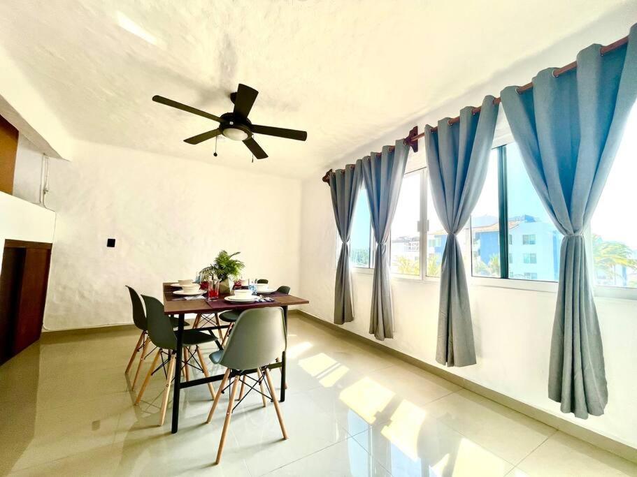 Location! W/ Pool Apartment *