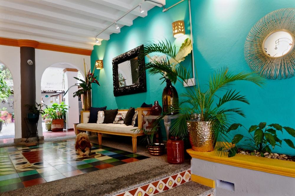 Mercedes Petit Hotel-adults Only 3*