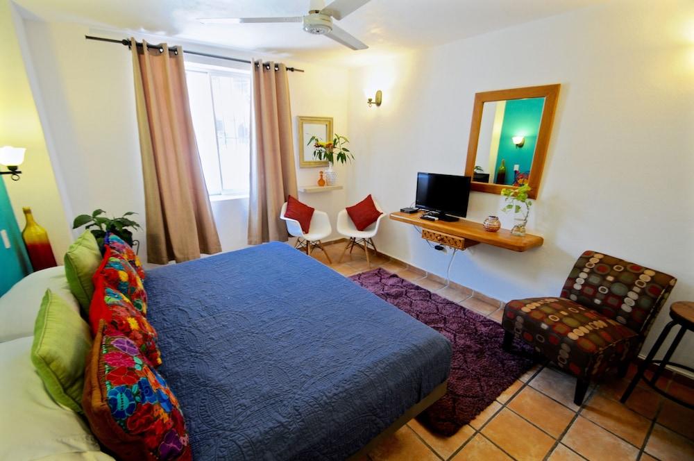 Mercedes Petit Hotel-adults Only Puerto Vallarta