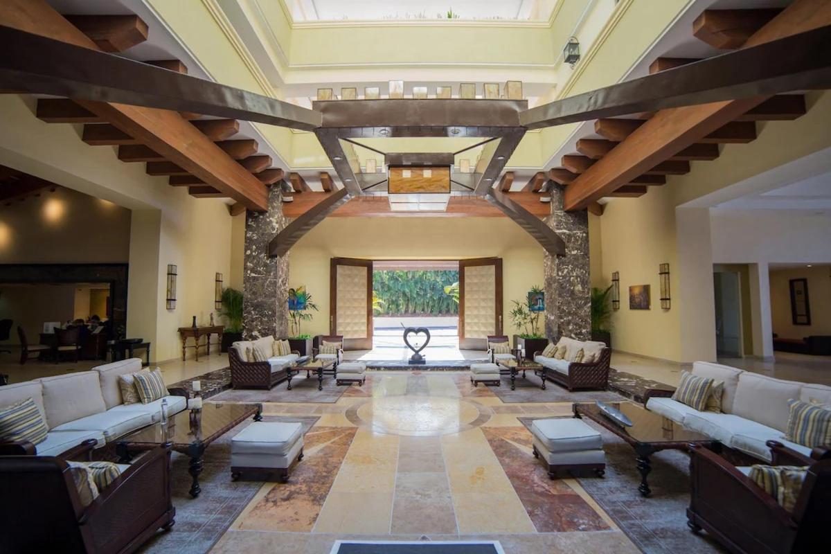 Garza Blanca Preserve & -