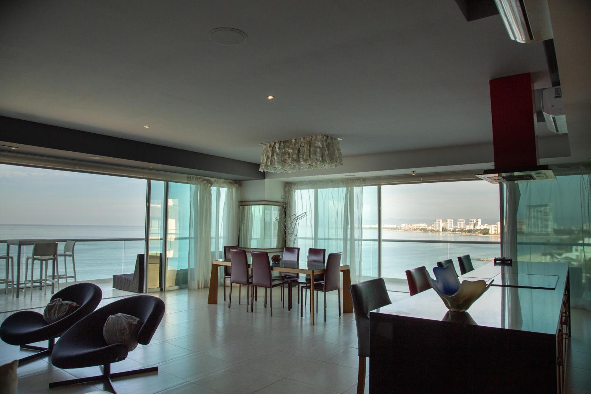 Luxury Peninsula * Puerto Vallarta