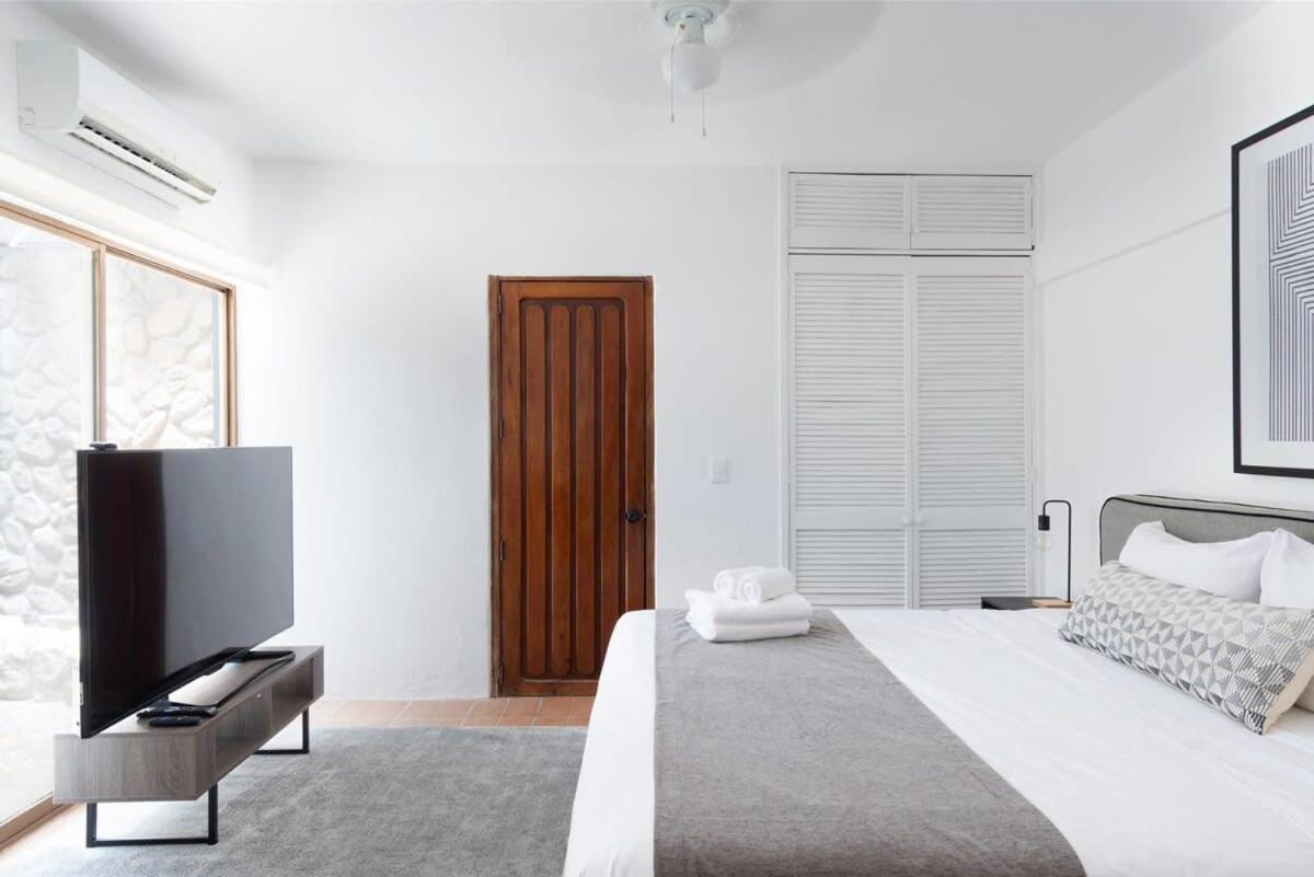 1 Bedroom Unit C - One Block Away From The * Puerto Vallarta