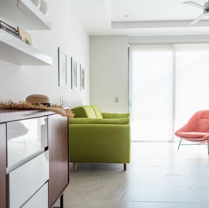 Pv Moderne: Design, Location, Beach, Pool.