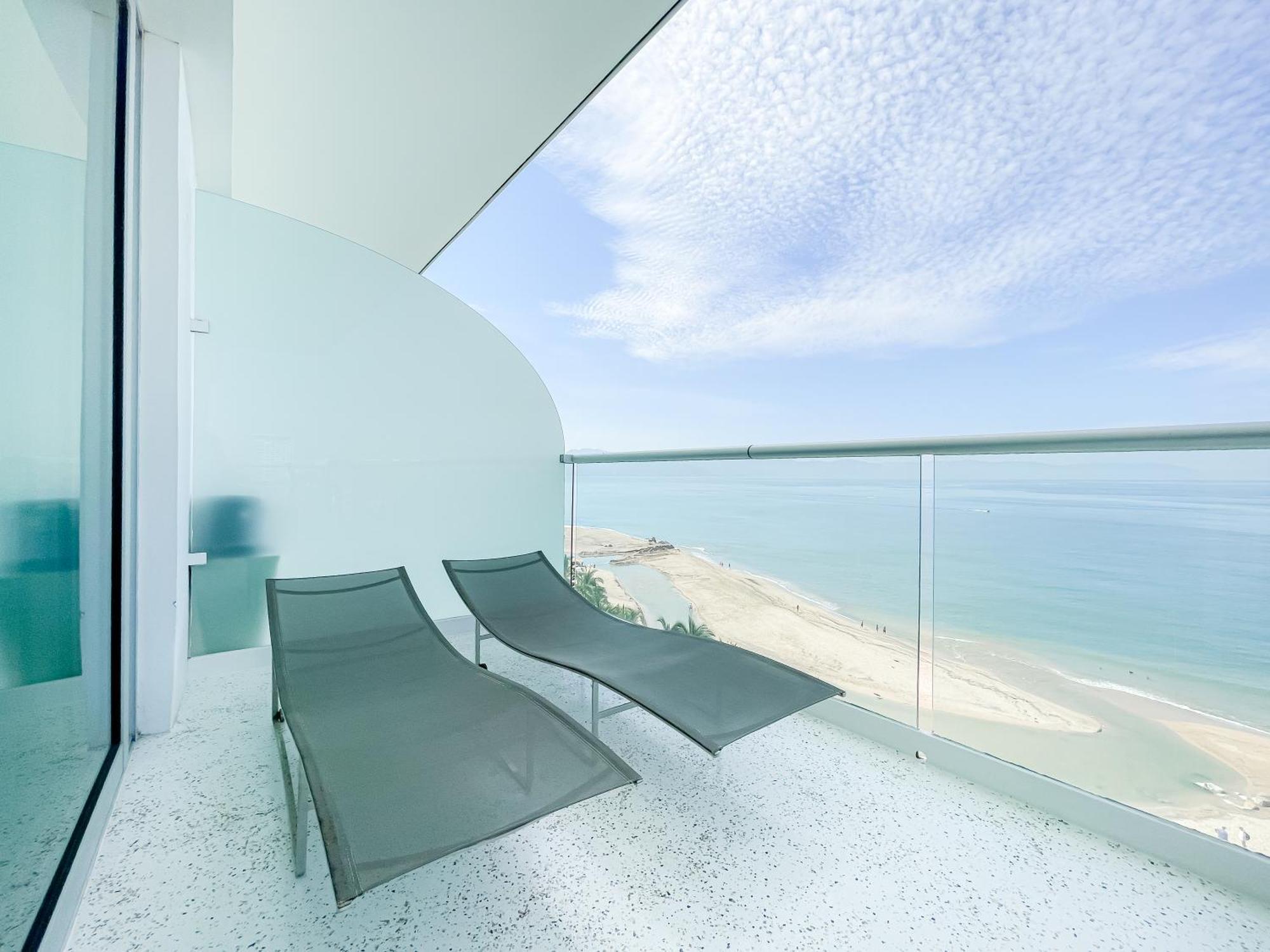 Luxury Peninsula *