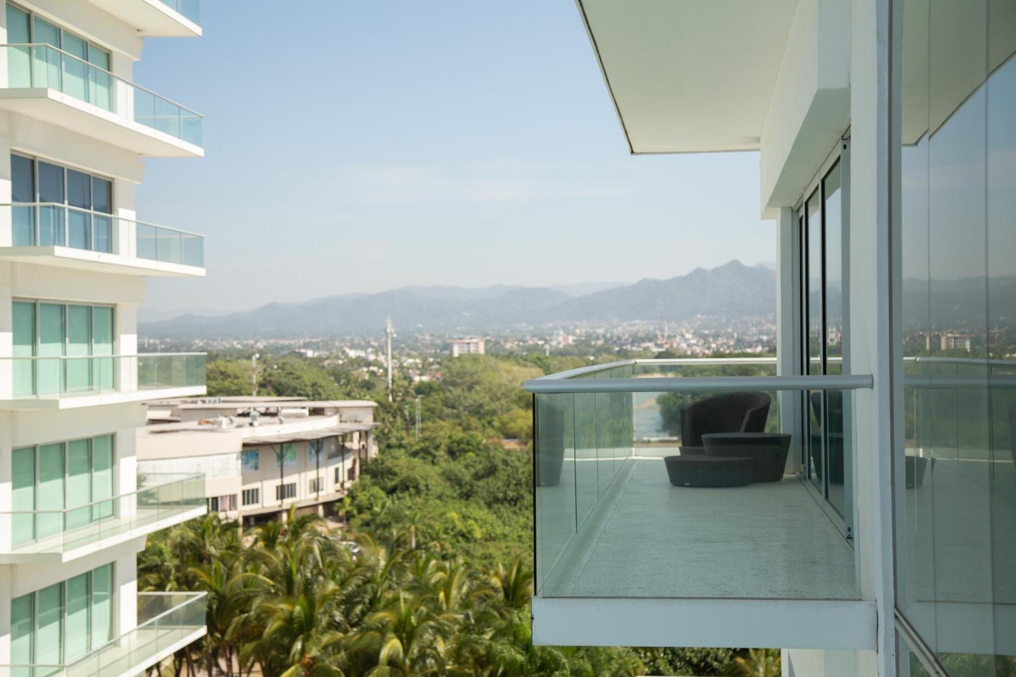 Luxury Peninsula *