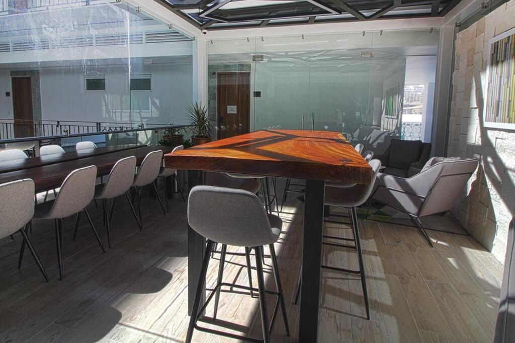 Avida - Stunning Rooftop Pool And Jacuzzi *