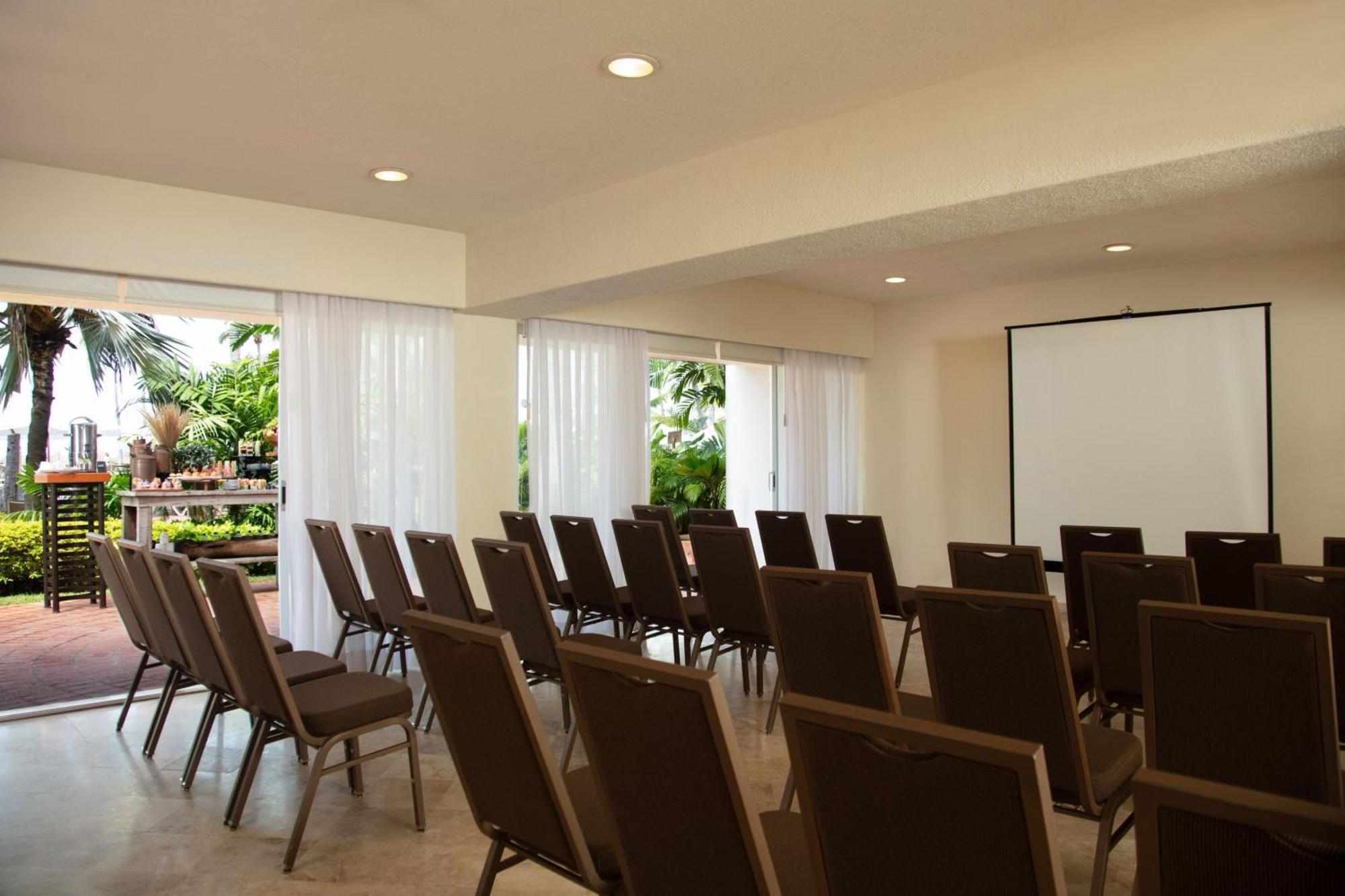 Sheraton Buganvilias & Convention Center 5*