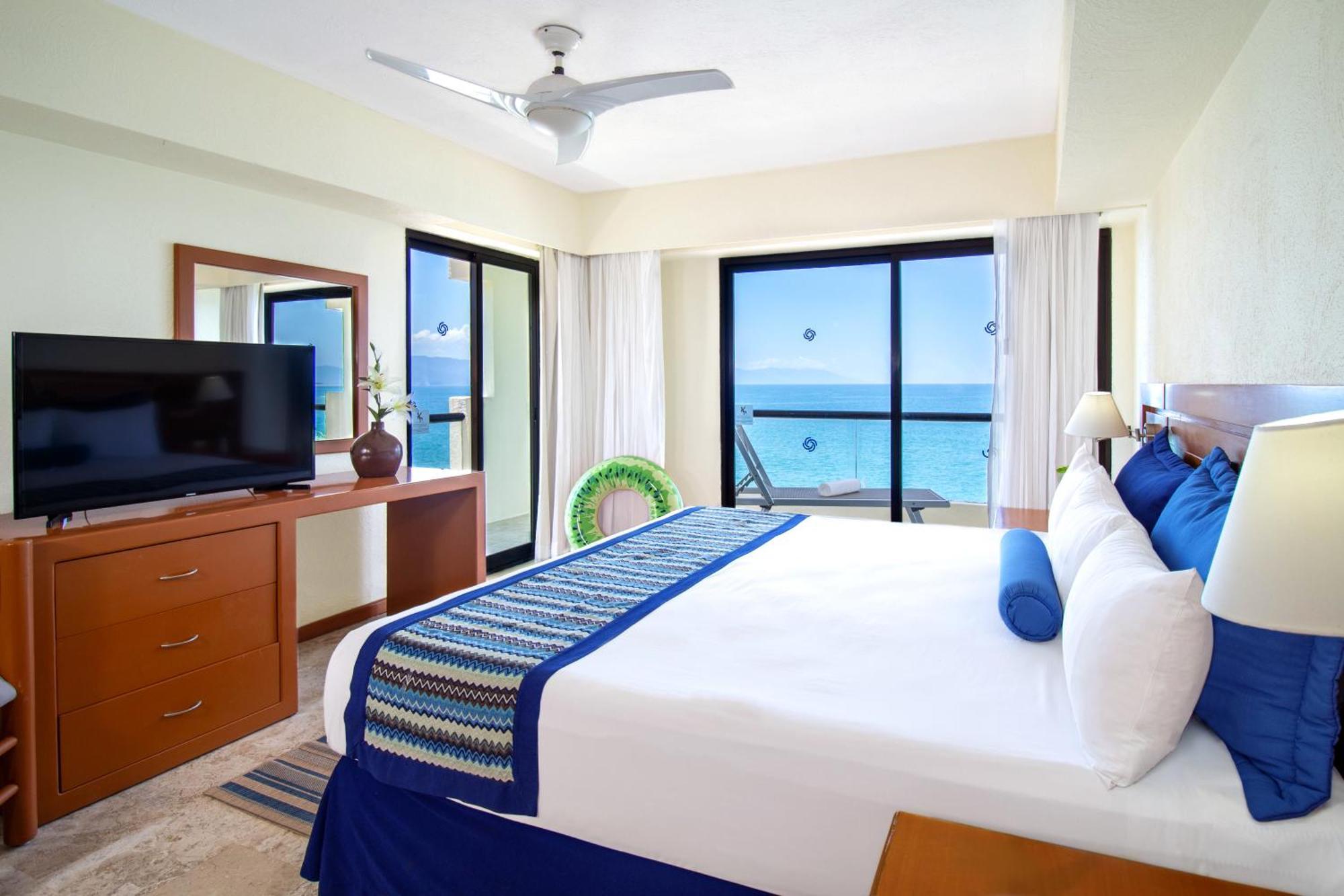 Plaza Pelicanos Grand Resort