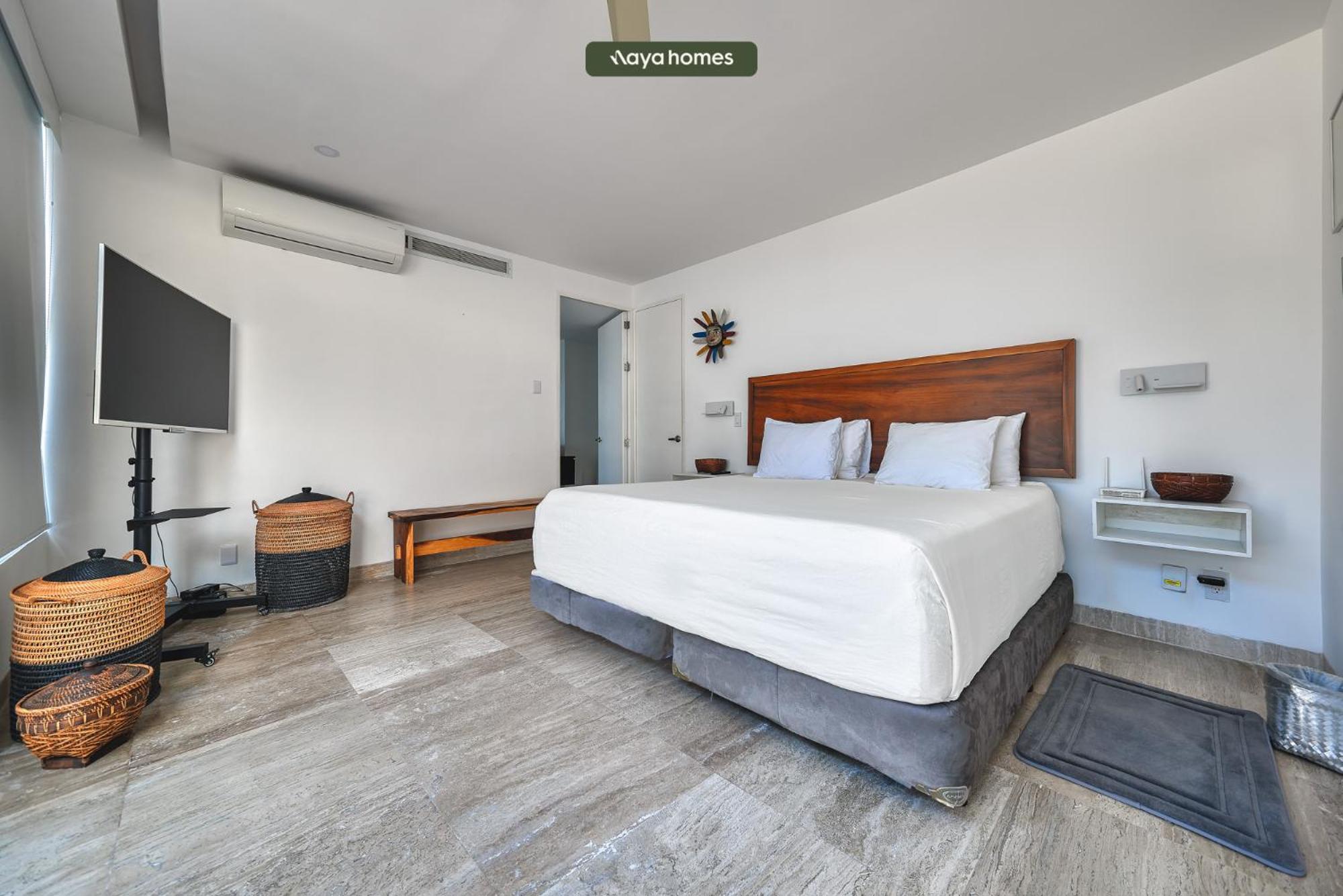 Breathtaking 3br W/ Private Jacuzzi - Pool Apartment *