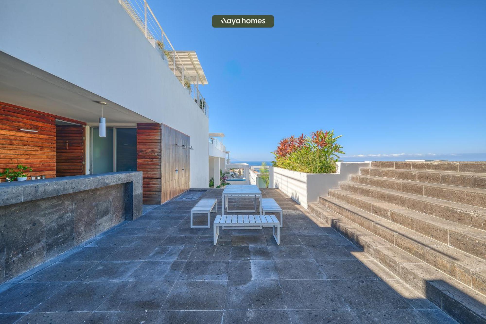 Breathtaking 3br W/ Private Jacuzzi - Pool Apartment