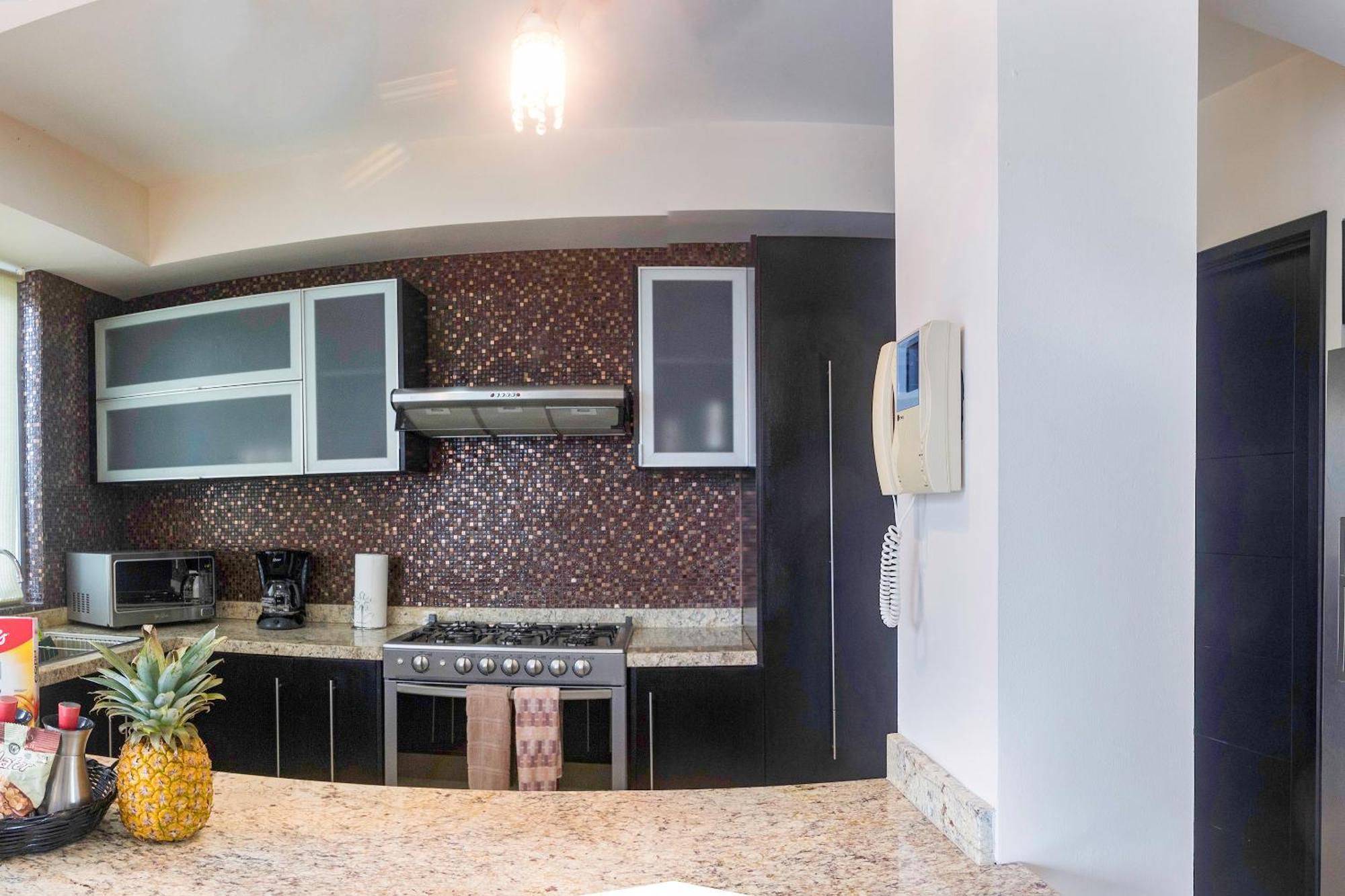 Apartments, 10min Drive, Shared Pool And Bbq Apartment