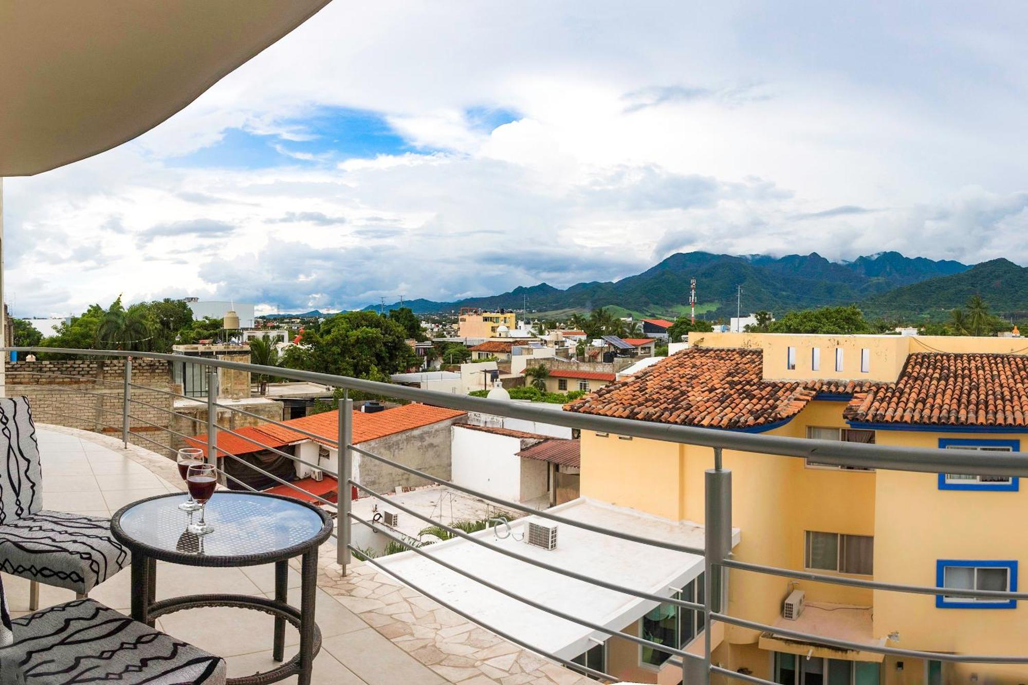Apartments, 10min Drive, Shared Pool And Bbq