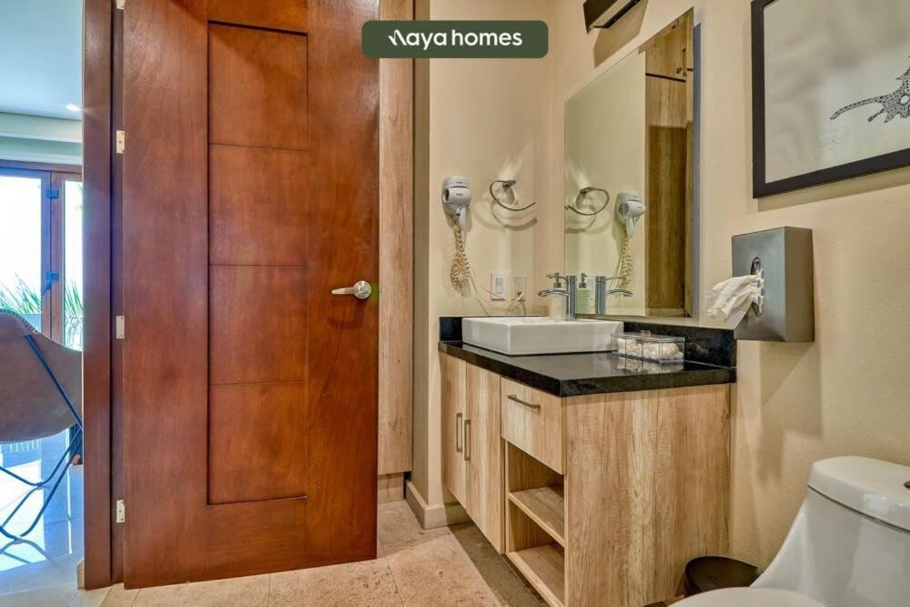 Nayri 406 Studio Apartment