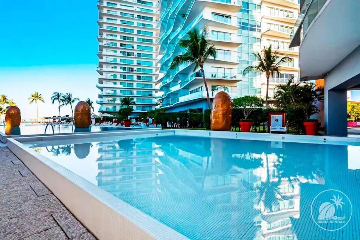 New Beachfront Pool Games 3 Hot Tubs Gym