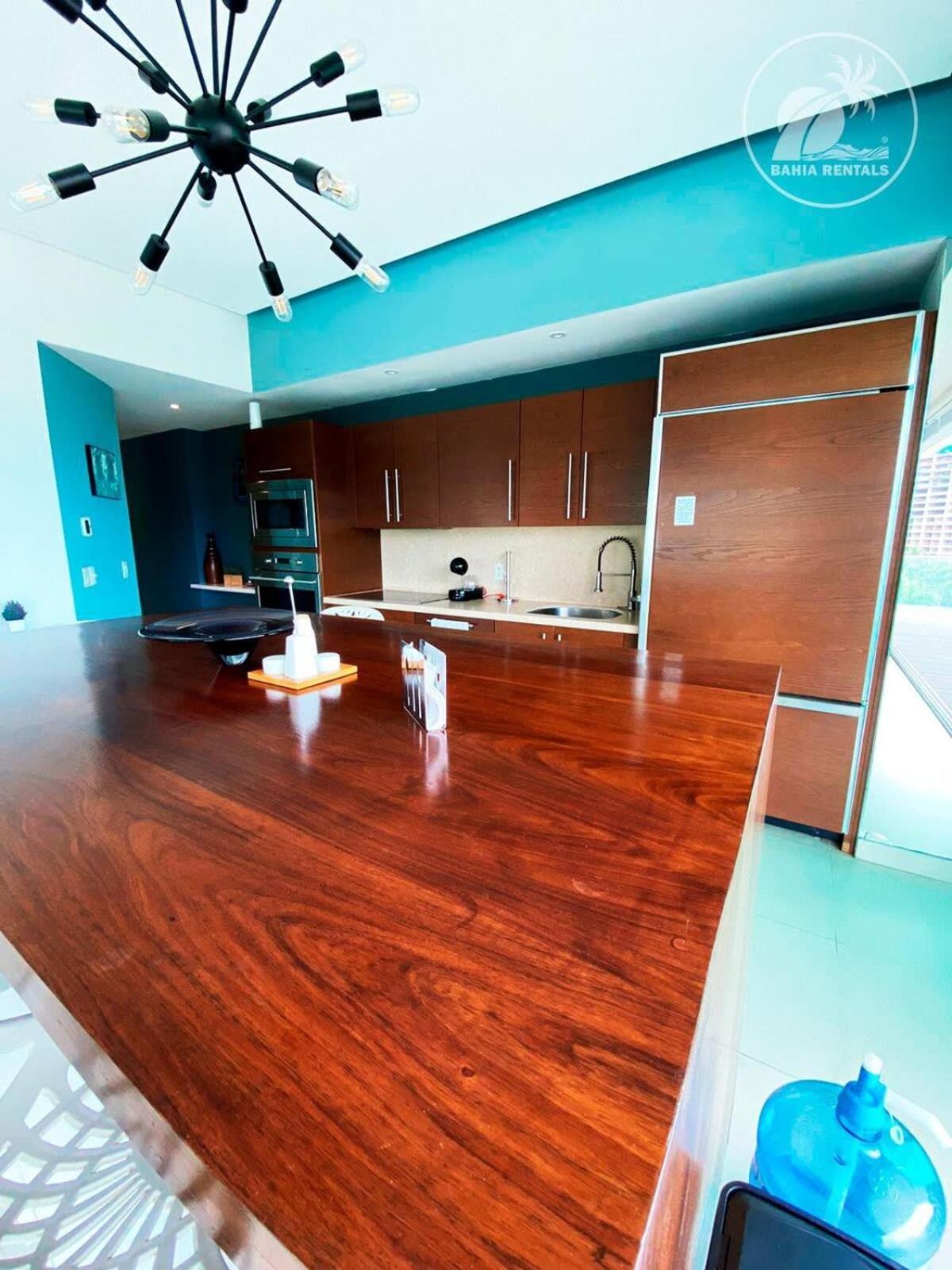 New Beachfront Pool Games 3 Hot Tubs Gym Holiday home Puerto Vallarta
