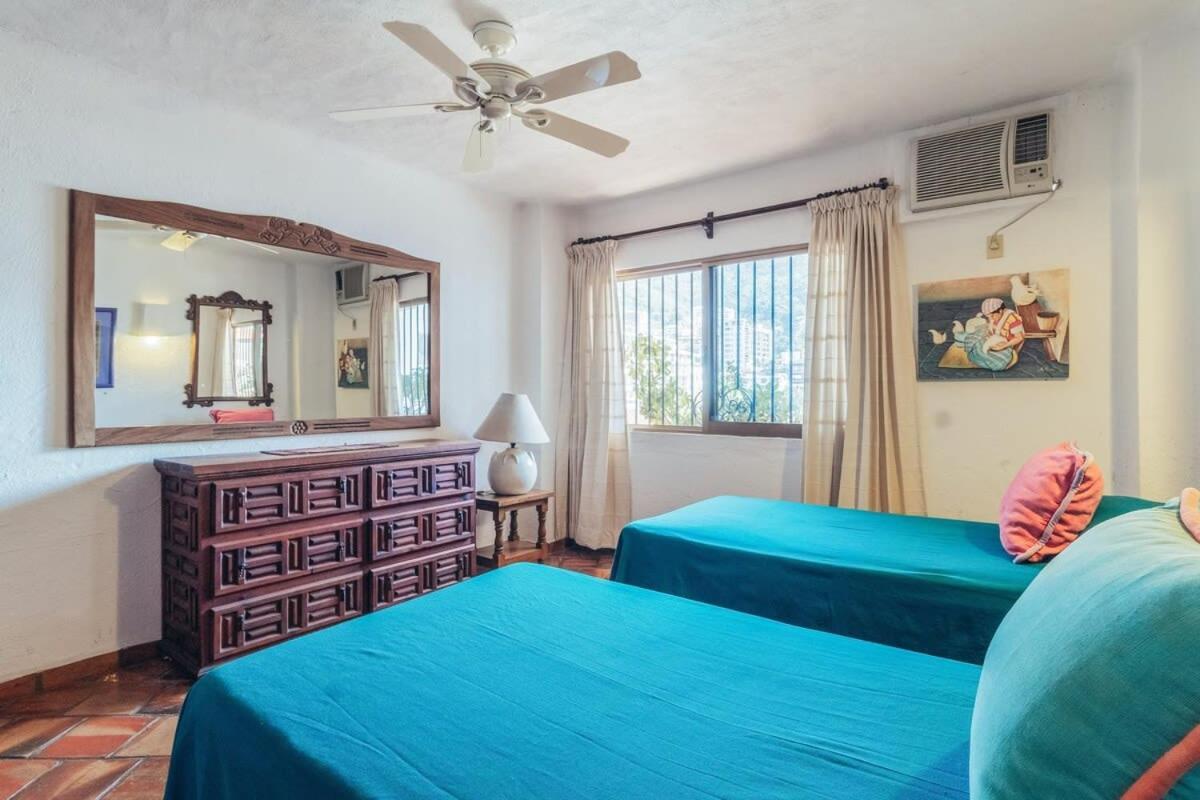 Ocean View 2br Condo-balcony-beach-pool *