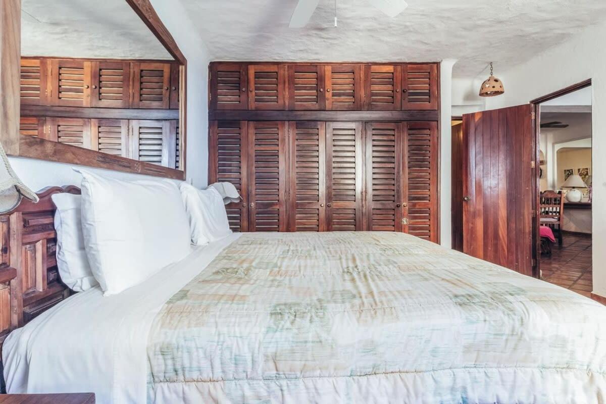Ocean View 2br Condo-balcony-beach-pool Puerto Vallarta