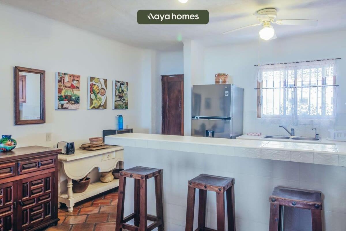 Ocean View 2br Condo-balcony-beach-pool *
