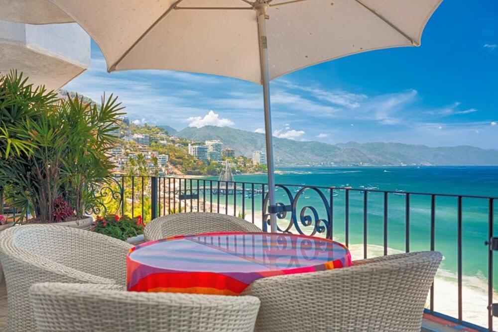 Ocean View 2br Condo-balcony-beach-pool *