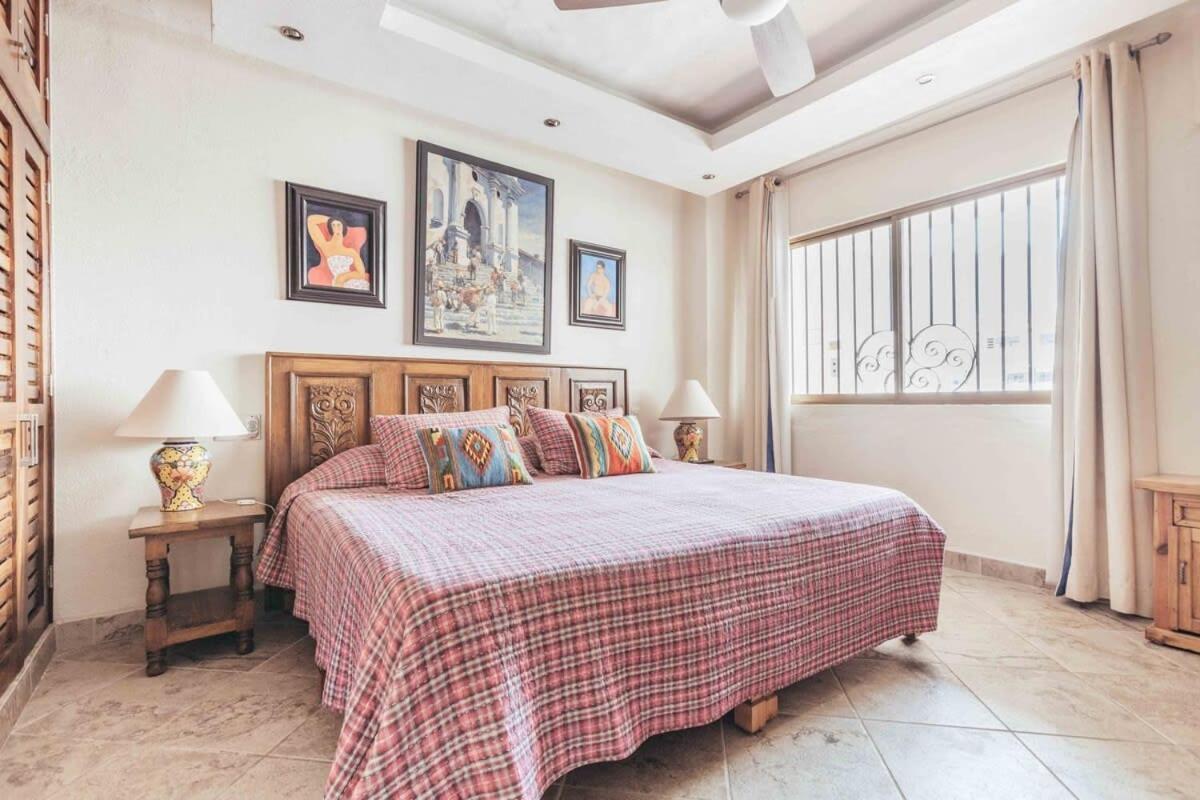 Apartment Ocean View 2br Condo-balcony-beach-pool *