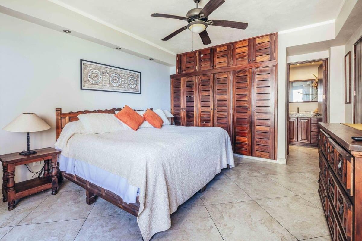 Apartment Ocean View 2br Condo-balcony-beach-pool
