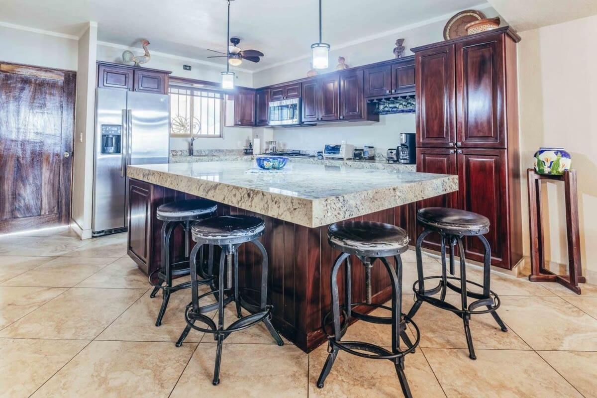 Ocean View 2br Condo-balcony-beach-pool