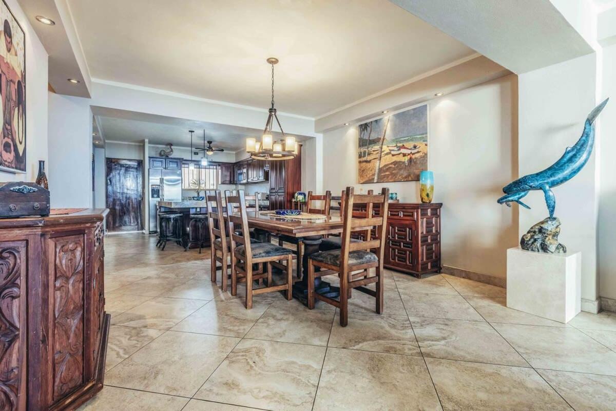 Ocean View 2br Condo-balcony-beach-pool Apartment *