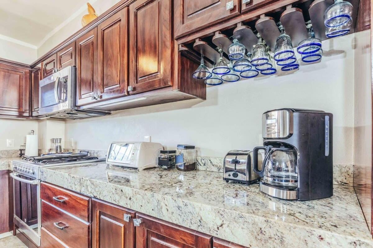 Ocean View 2br Condo-balcony-beach-pool *