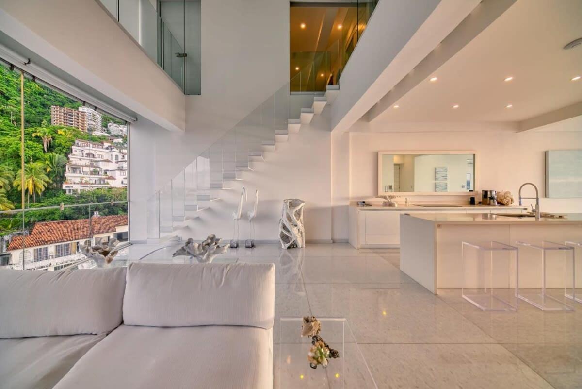 Orchid, Penthouse 8d *