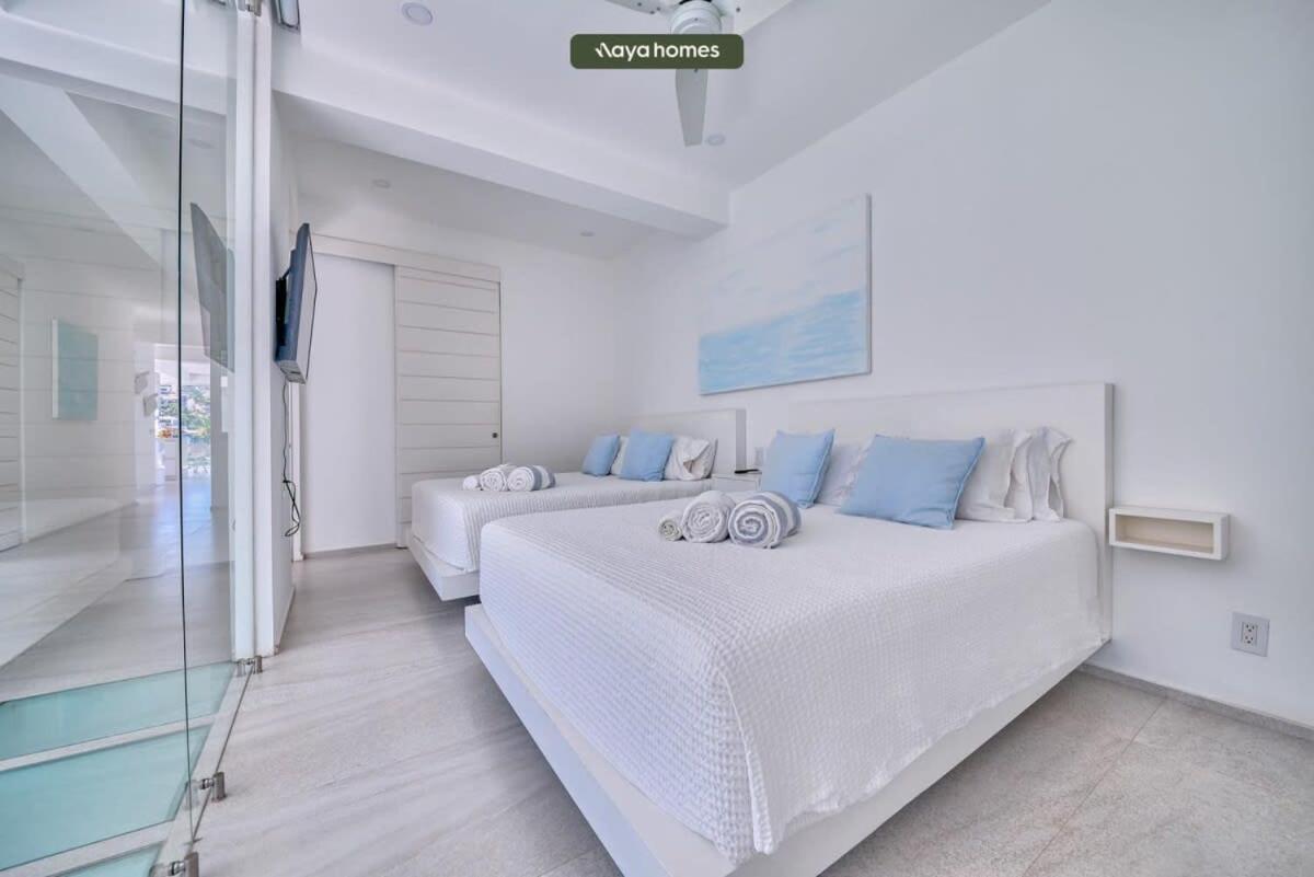 Orchid, Penthouse 8d