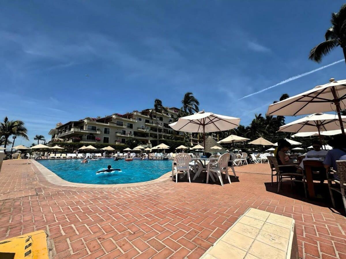 Beachfront With 3 Pools Gym Kids Club And Tennis Apartment Puerto Vallarta