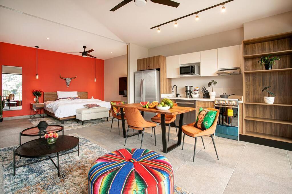 Apartamento Oasis - Downtown Malecon, With City, Ocean & Mountain Views